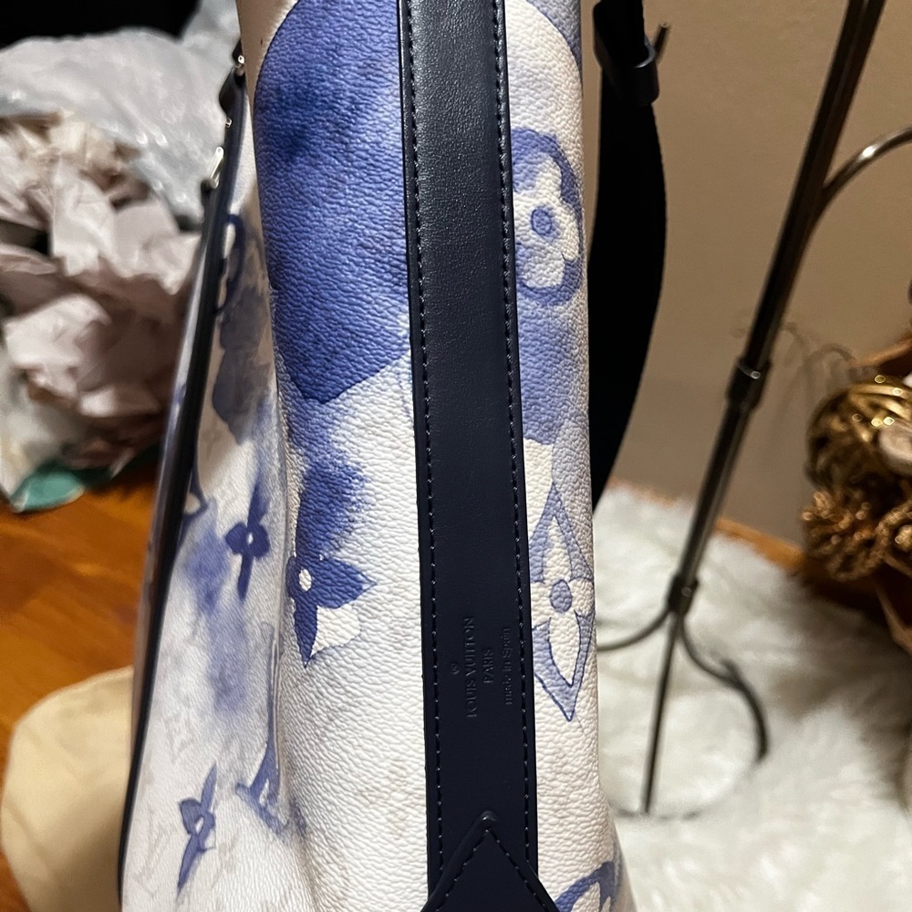 LOUIS VUITTON 2021 Monogram Watercolor Weekend Tote GM - Picture 7 of 16